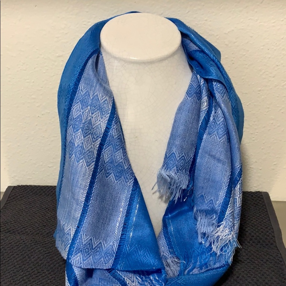 Blue detailed mini scarf